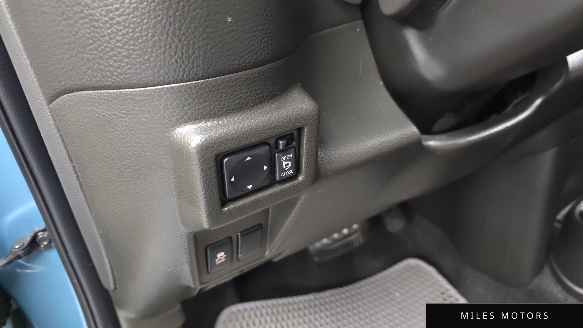 Nissan Cube 2011 — миниатюра 15