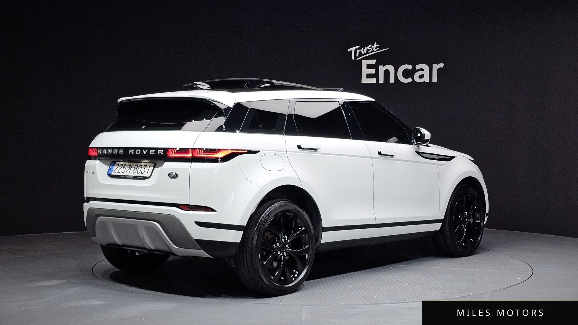 Land Rover Range Rover Evoque 2022 — миниатюра 2