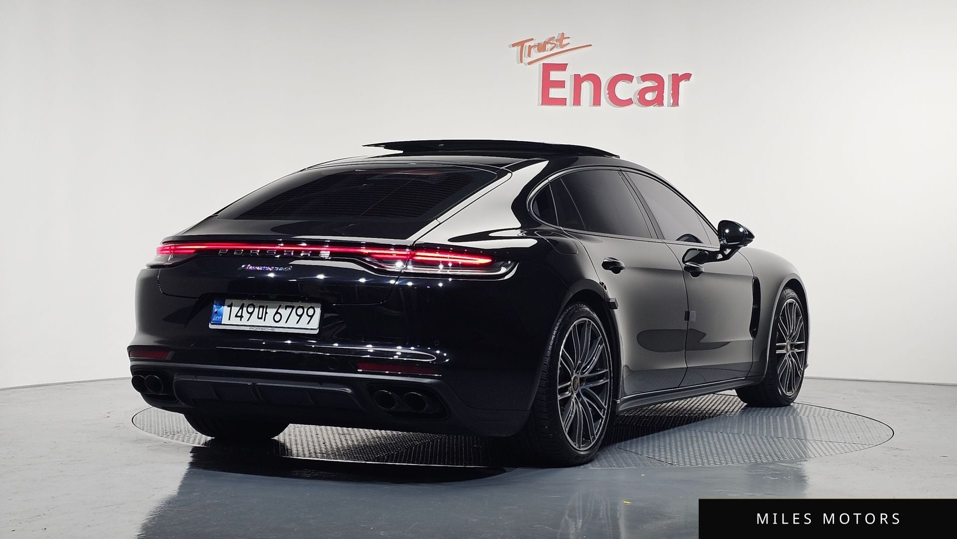Porsche Panamera 2022 — миниатюра 2