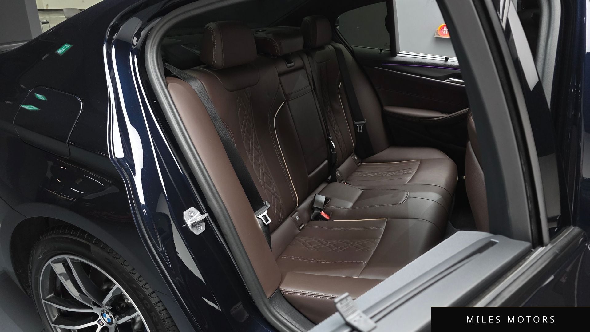 BMW 5 Series (G30) 2023 — миниатюра 11