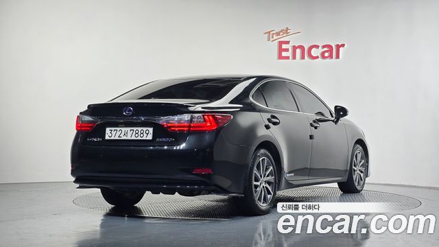 Лексус ES300h 2017 — миниатюра 2