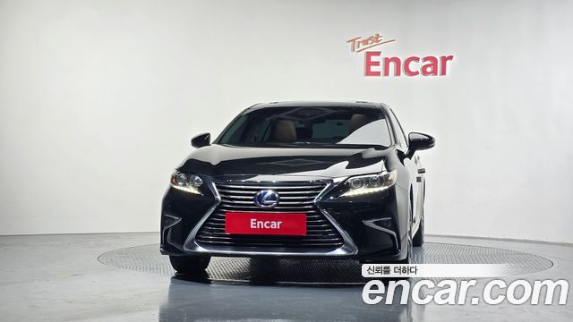 Лексус ES300h 2017 — миниатюра 3
