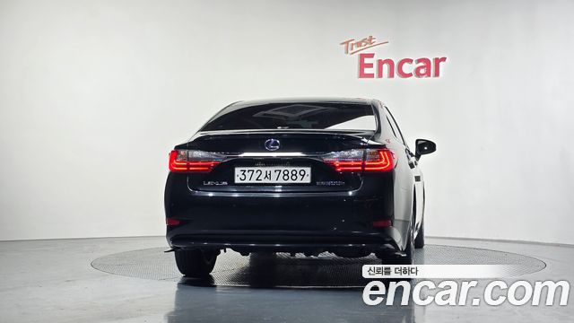 Лексус ES300h 2017 — миниатюра 4