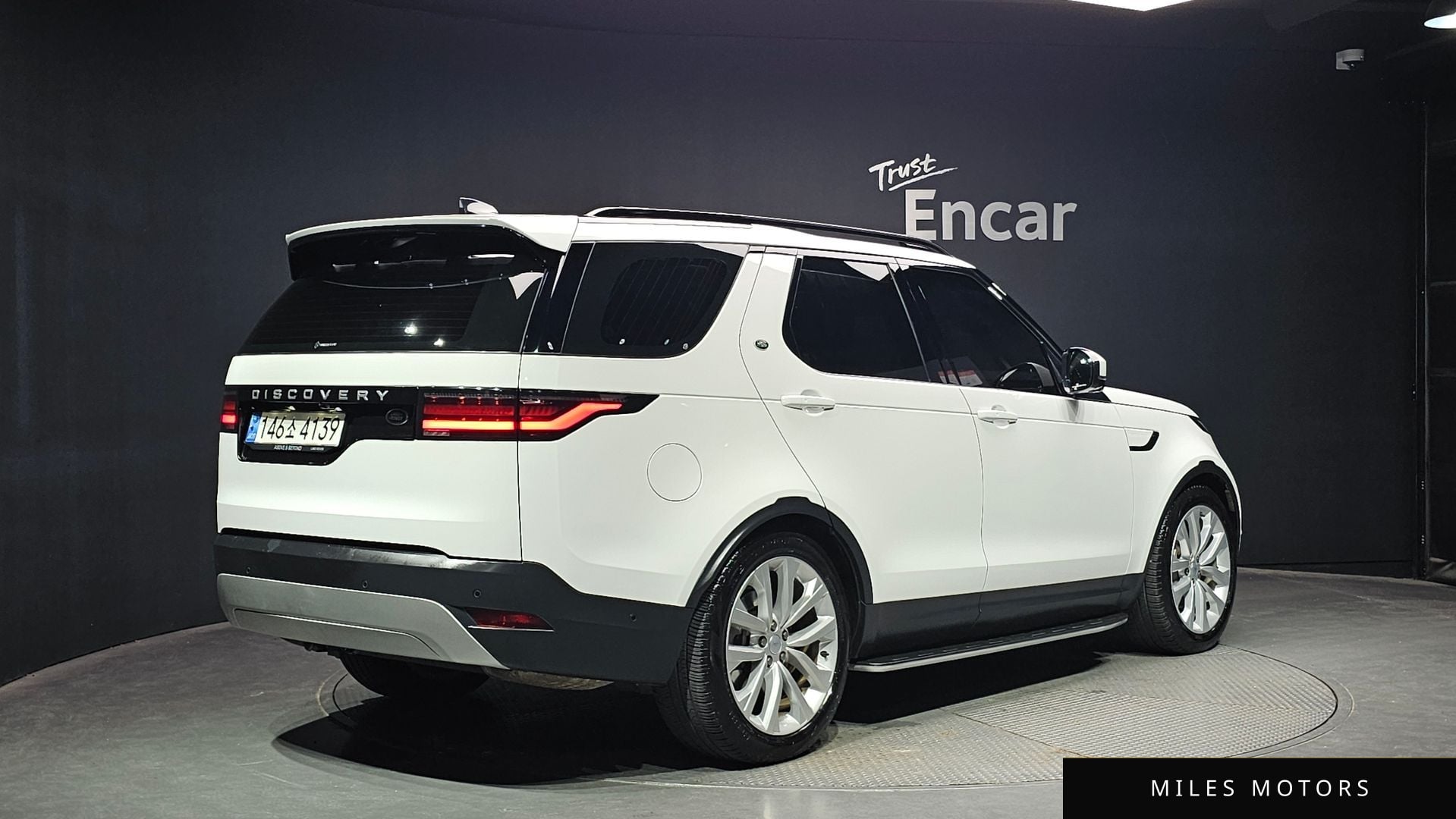 Land Rover Discovery 2023 — миниатюра 2