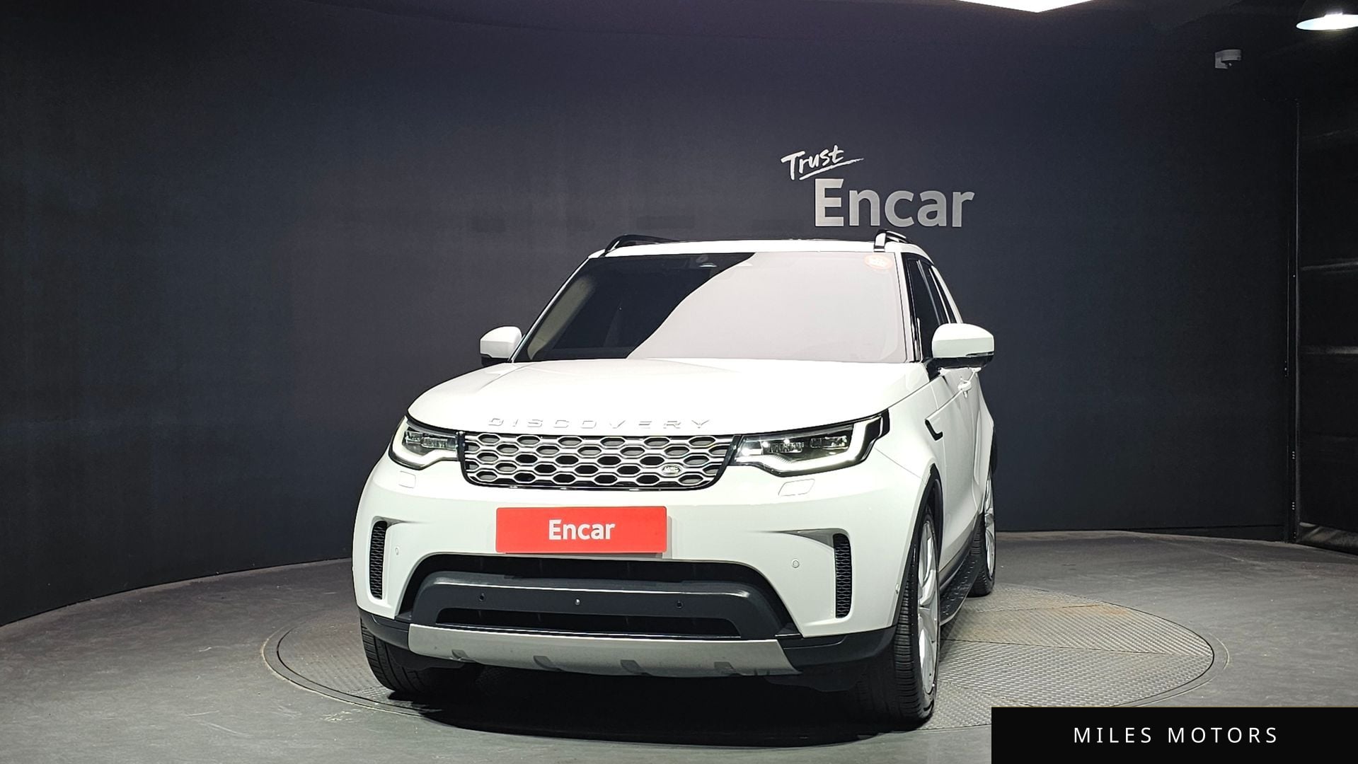 Land Rover Discovery 2023 — миниатюра 3