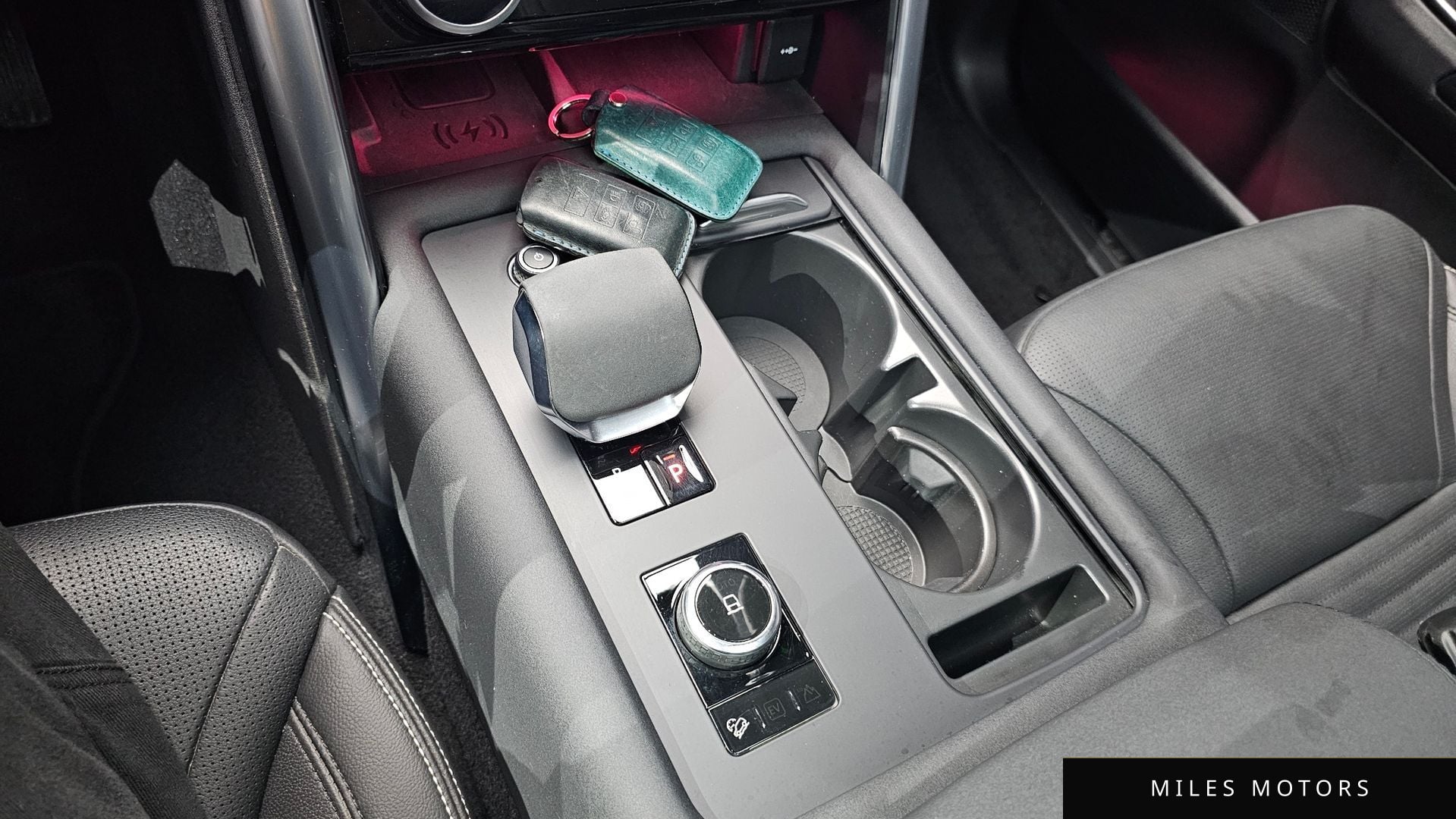 Land Rover Discovery 2023 — миниатюра 9