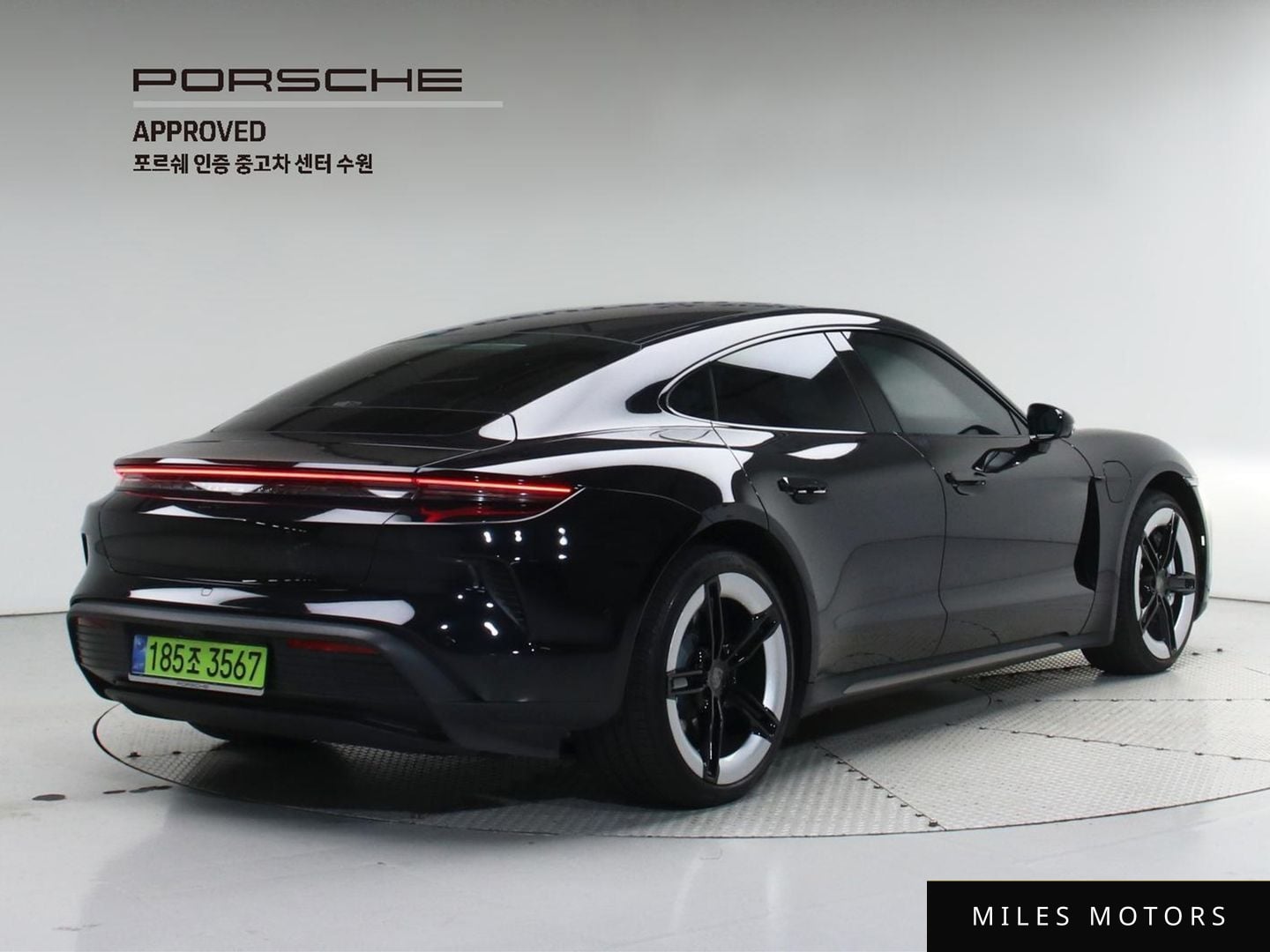 Porsche Taycan 2025 — миниатюра 2