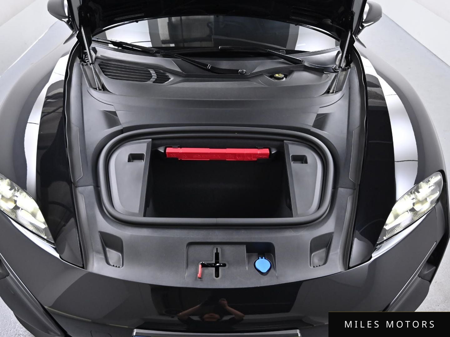 Porsche Taycan 2025 — миниатюра 6