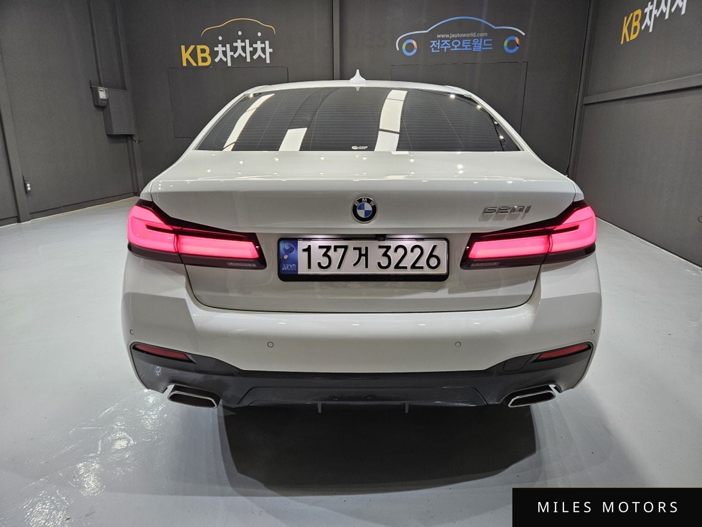BMW 5 Series (G30) 2023 — миниатюра 4