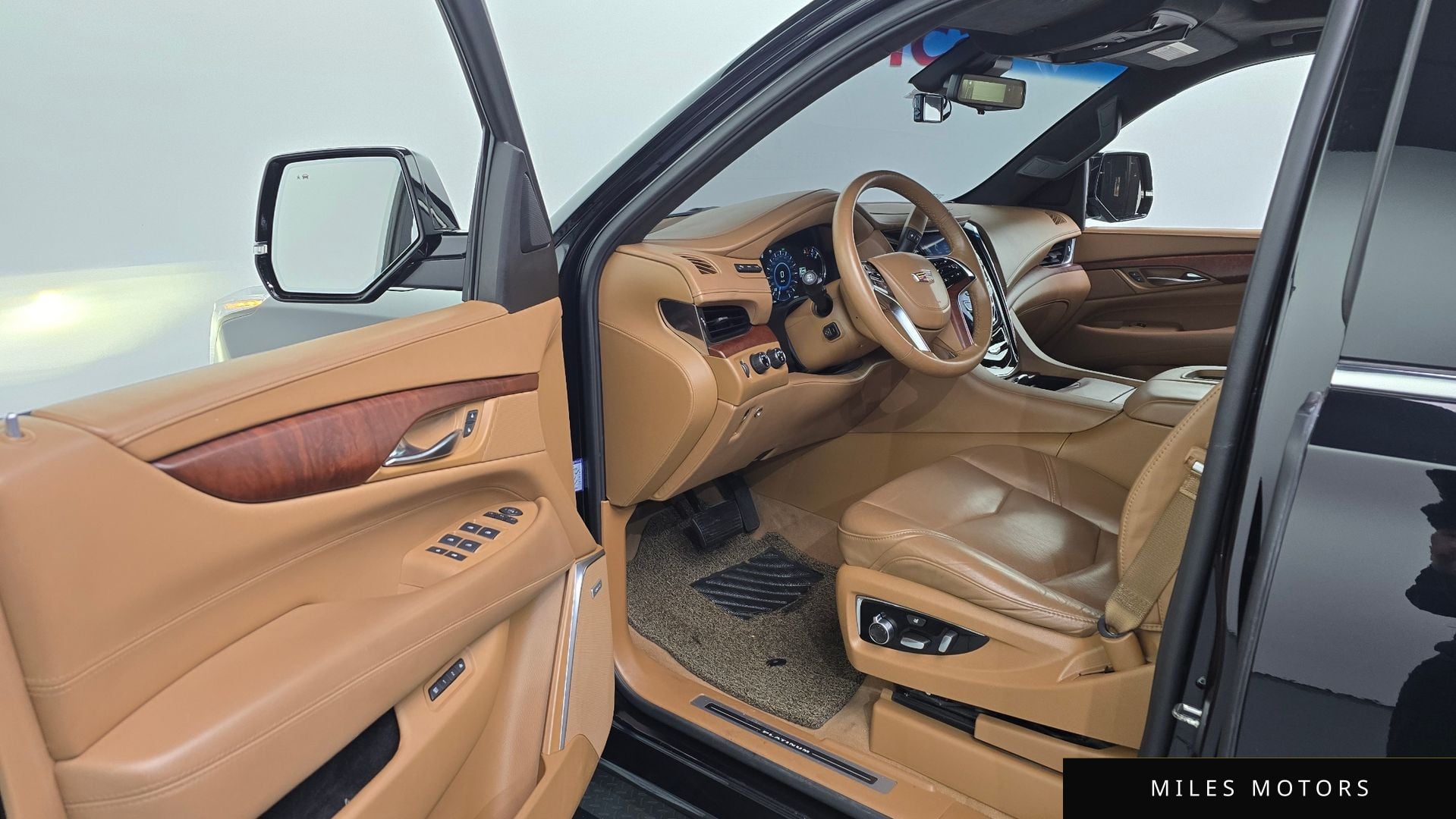 Cadillac Escalade 2017 — миниатюра 10