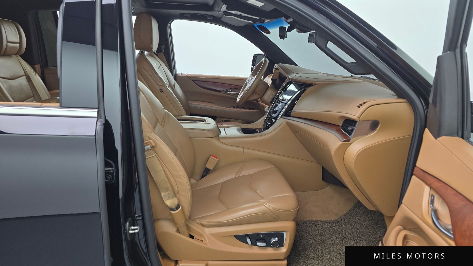 Cadillac Escalade 2017 — миниатюра 11