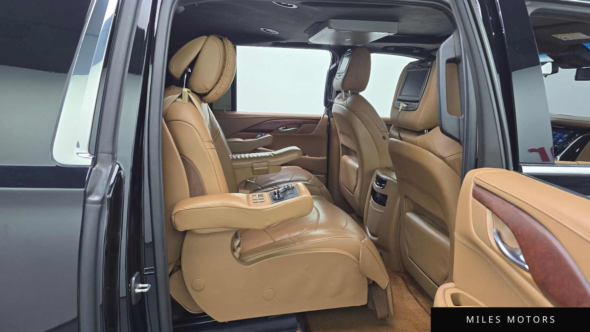 Cadillac Escalade 2017 — миниатюра 12