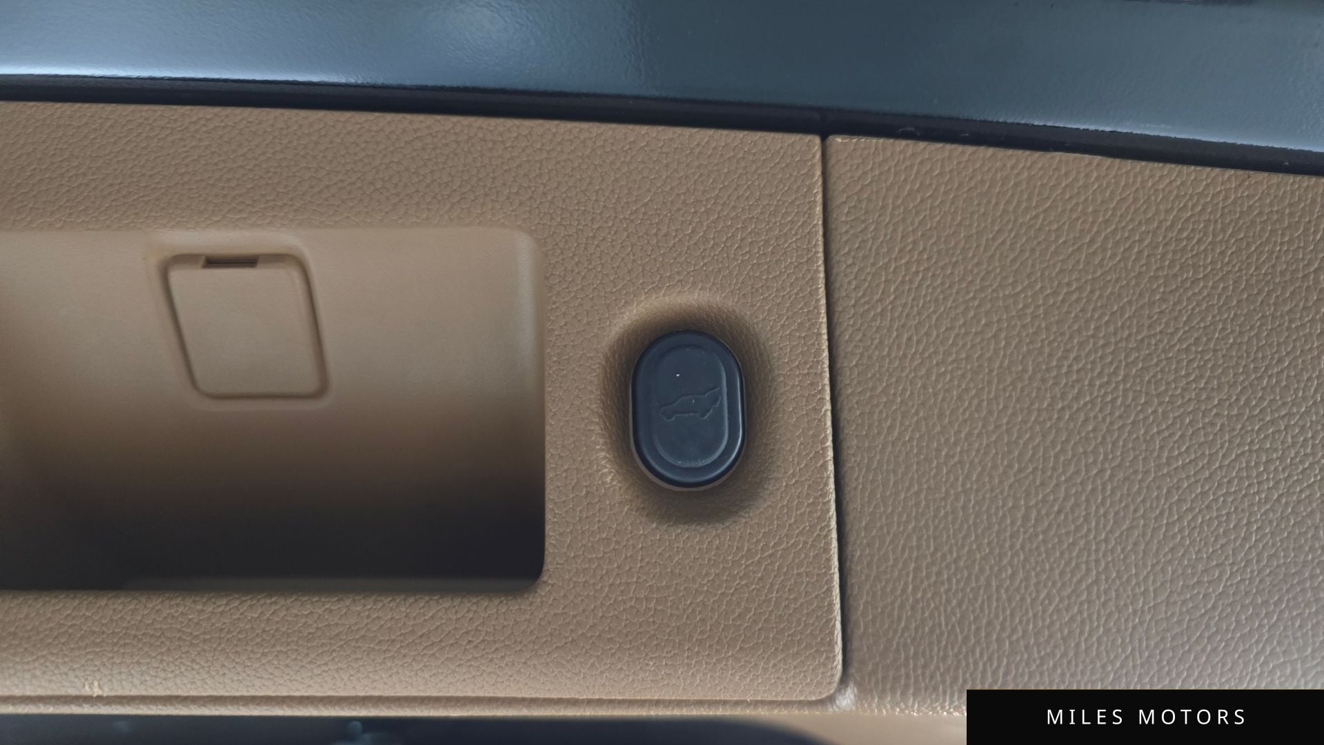 Cadillac Escalade 2017 — миниатюра 20