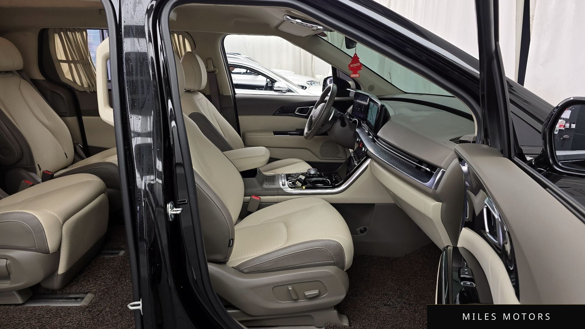 Kia Carnival 2023 — миниатюра 11