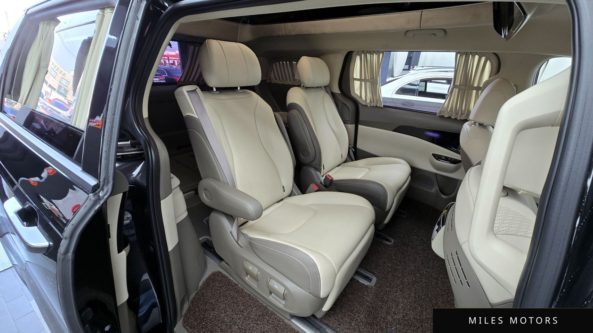 Kia Carnival 2023 — миниатюра 12