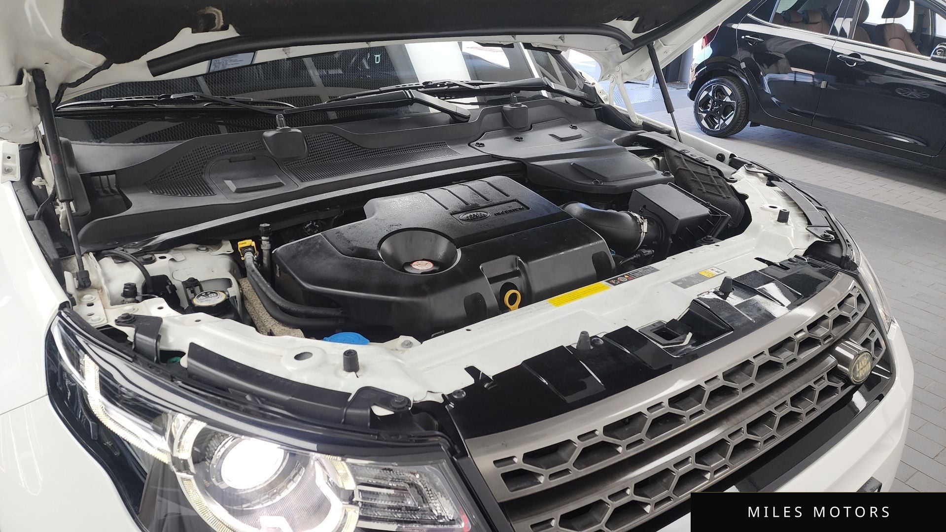Land Rover Discovery Sport 2017 — миниатюра 6
