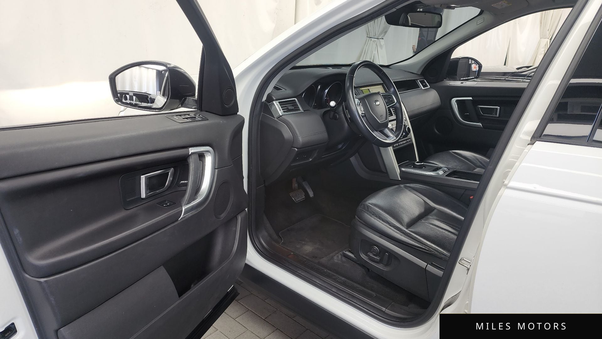 Land Rover Discovery Sport 2017 — миниатюра 10
