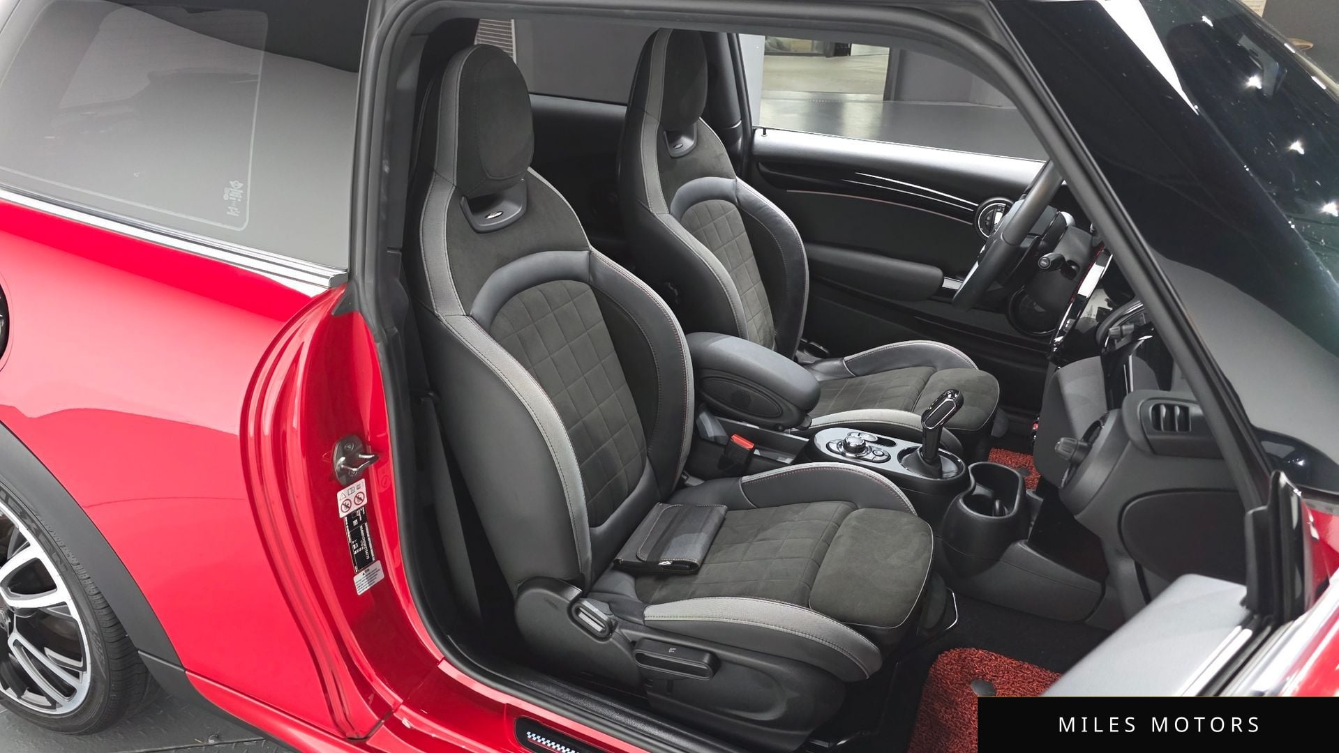MINI Cooper S 2023 — миниатюра 9