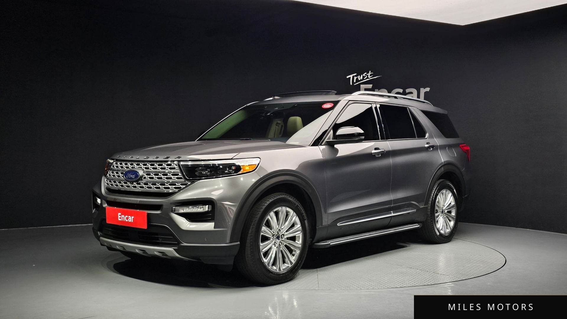 Ford Explorer 2021 — фото 1 из 12