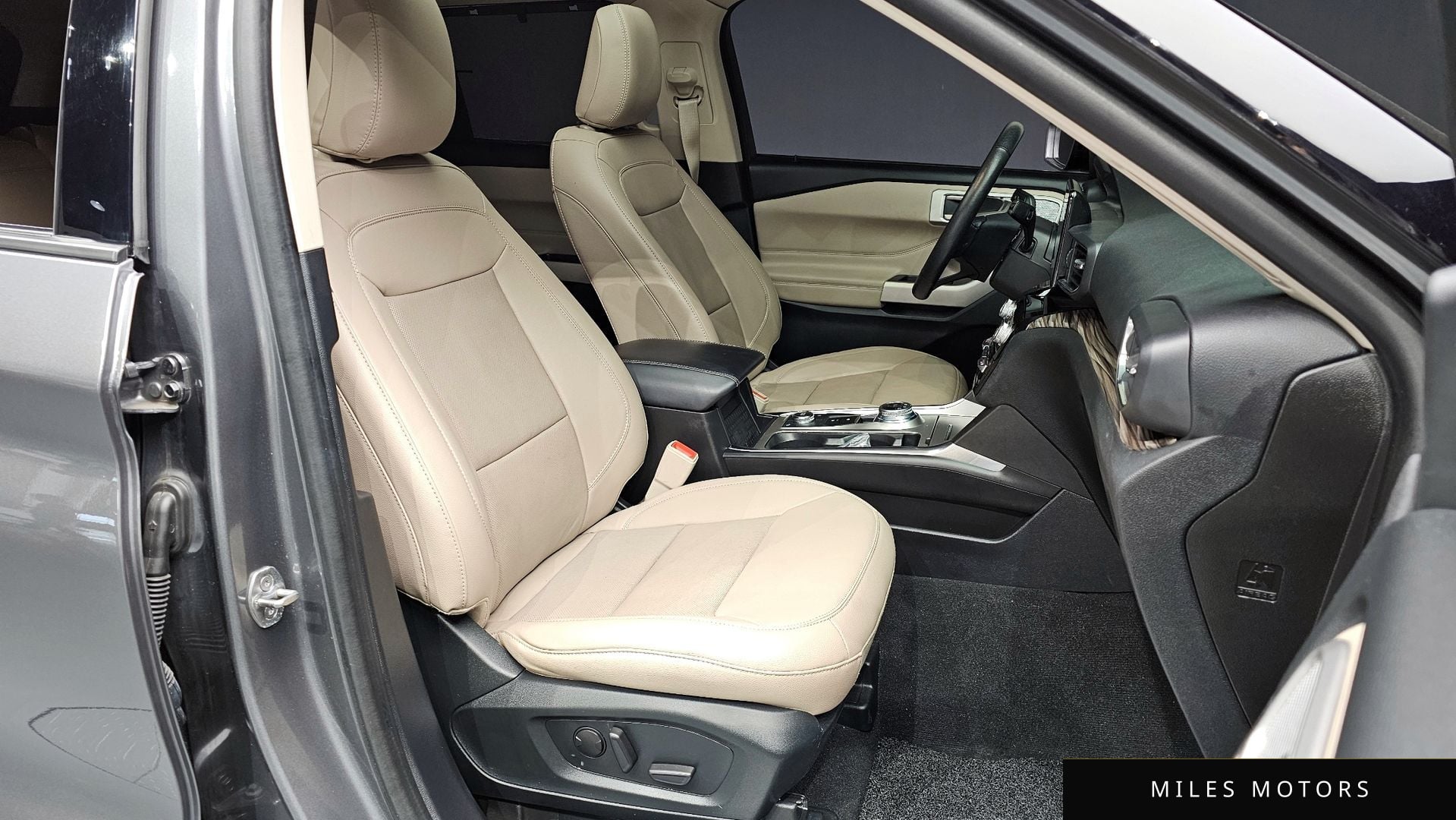 Ford Explorer 2021 — миниатюра 10