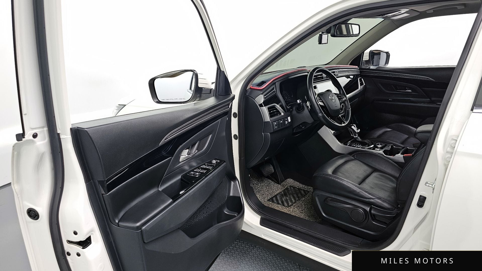 KG Mobility Beautiful Korando 2022 — миниатюра 10