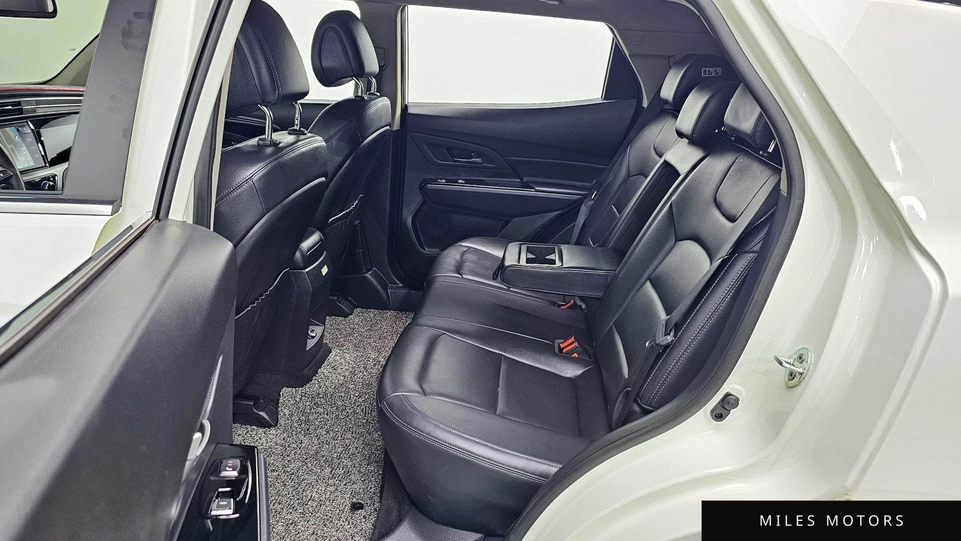 KG Mobility Beautiful Korando 2022 — миниатюра 11