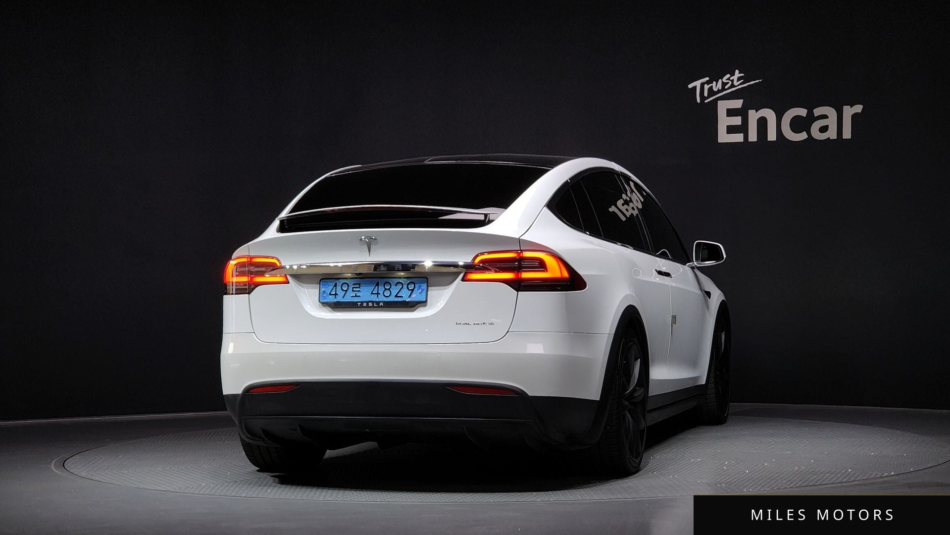 Tesla Model X 2020 — миниатюра 4