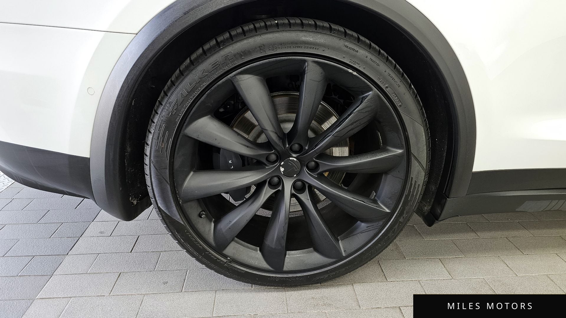 Tesla Model X 2020 — миниатюра 5