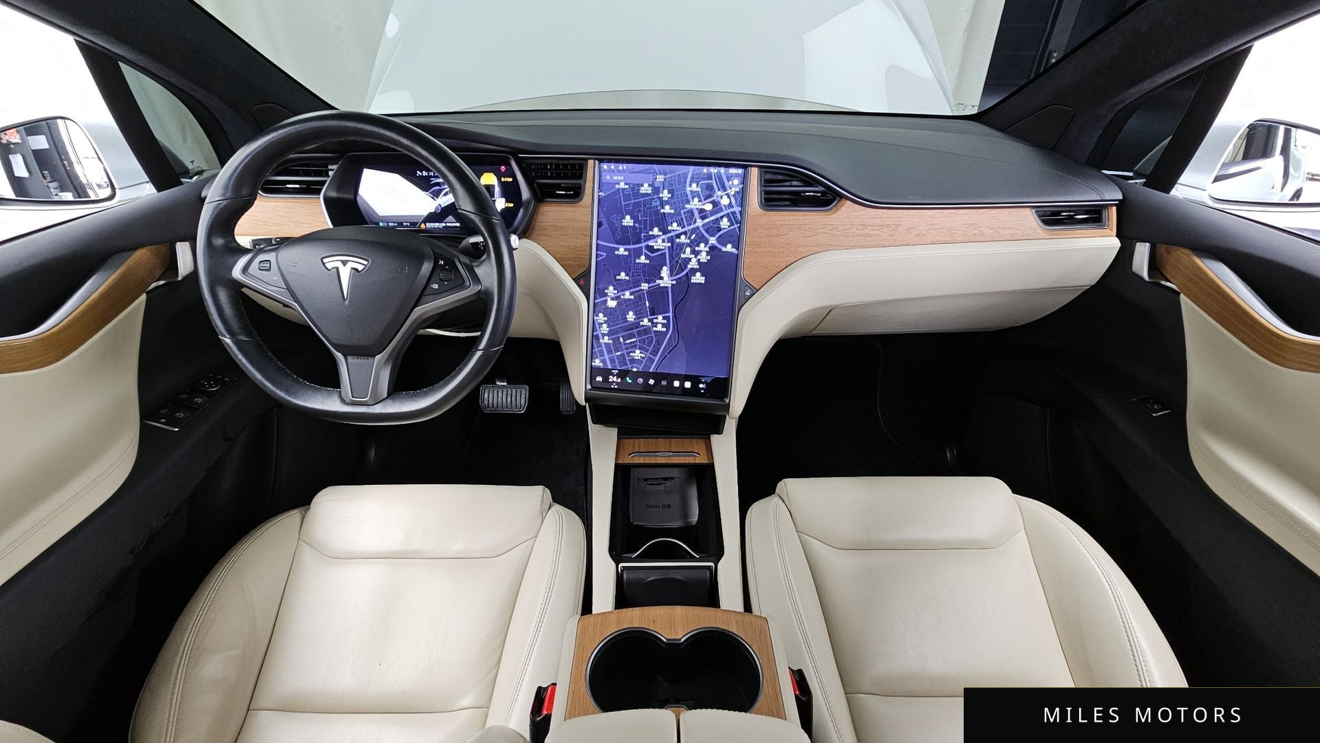 Tesla Model X 2020 — миниатюра 7