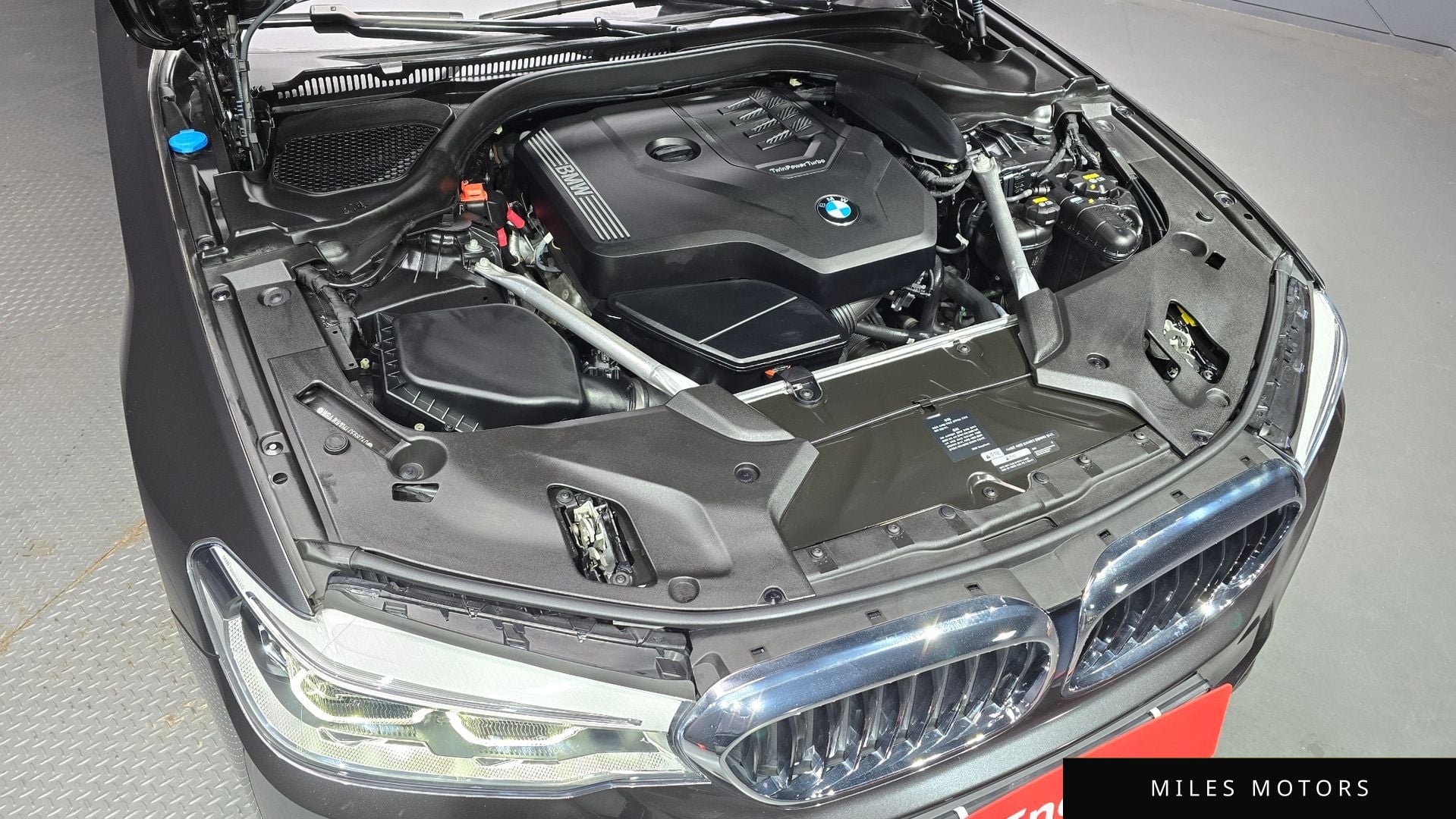 BMW 5 Series (G30) 2020 — миниатюра 6