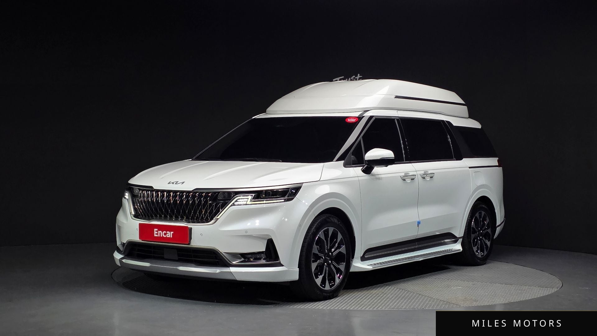 Kia Carnival 2022 — фото 1 из 12