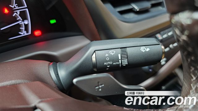 Лексус ES300h 2019 — миниатюра 16