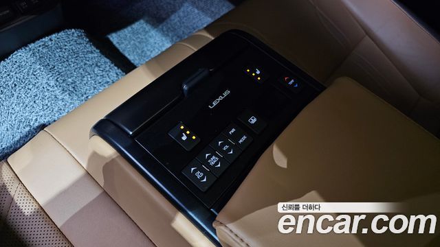 Лексус ES300h 2019 — миниатюра 18