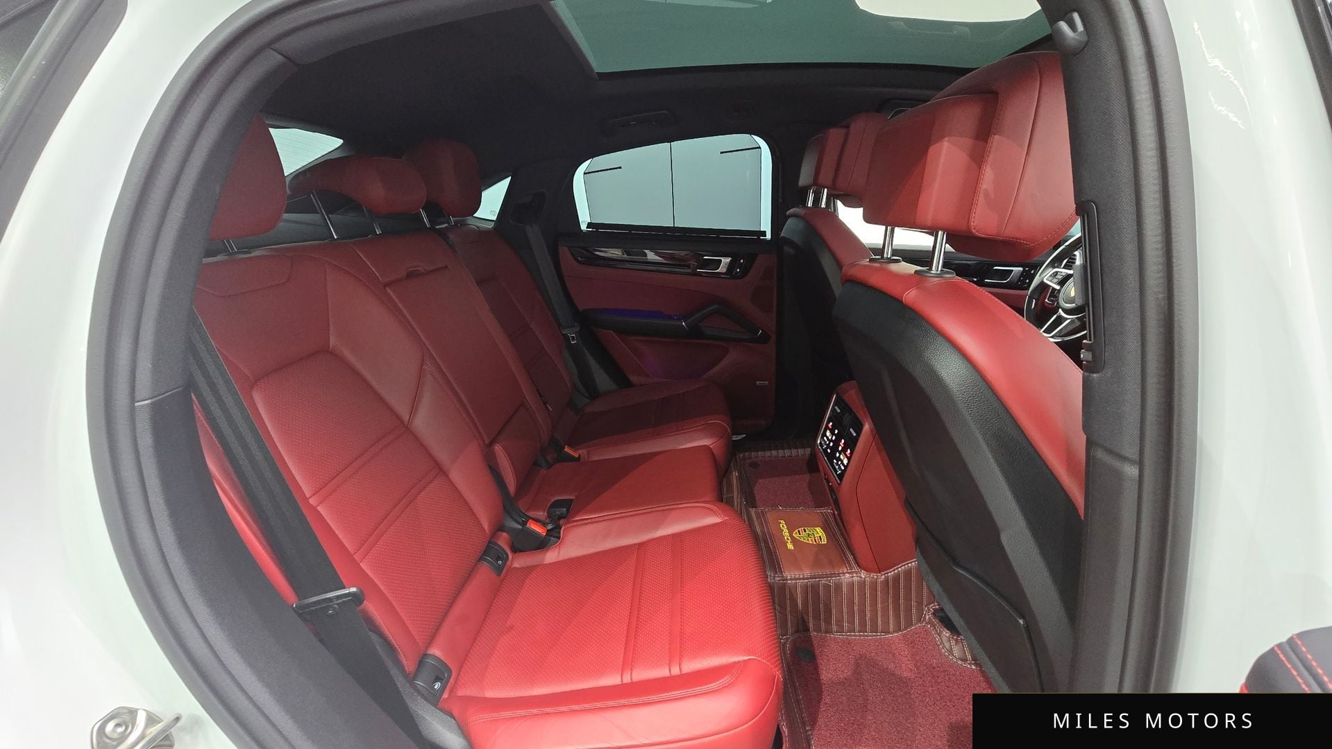 Porsche Cayenne 2021 — миниатюра 12