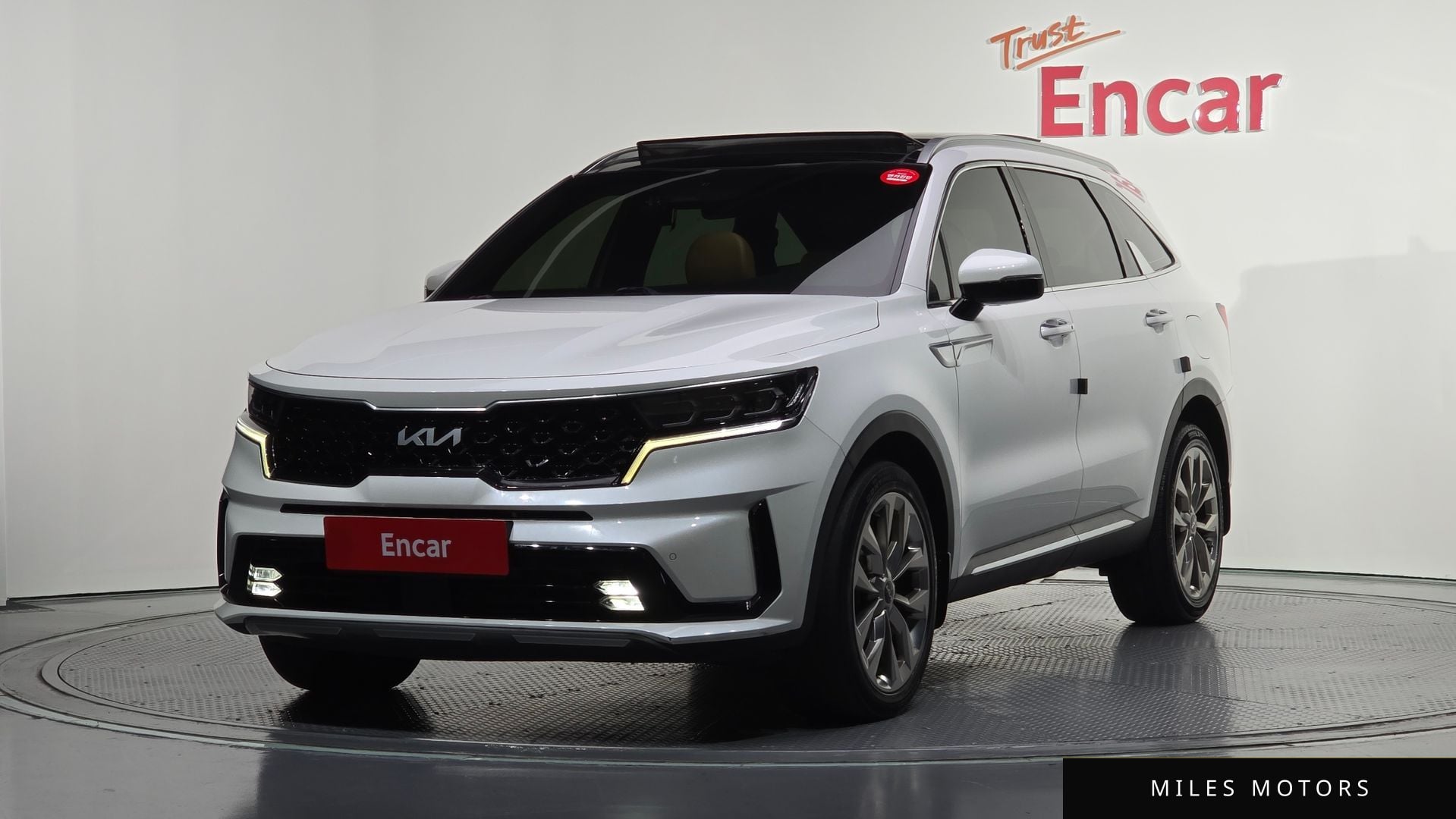 Kia Sorento 2023 — фото 1 из 12