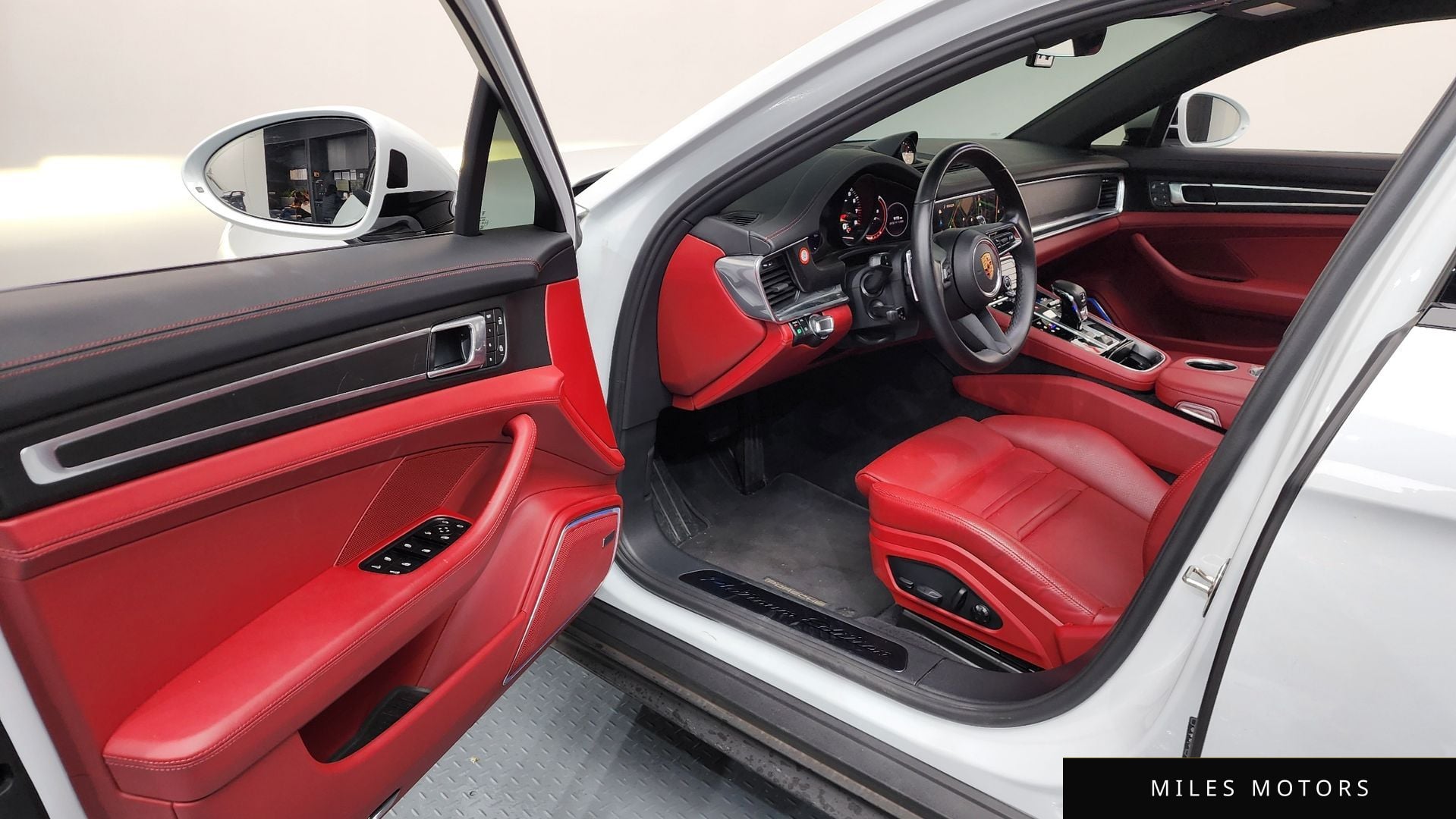 Porsche Panamera 2023 — миниатюра 10
