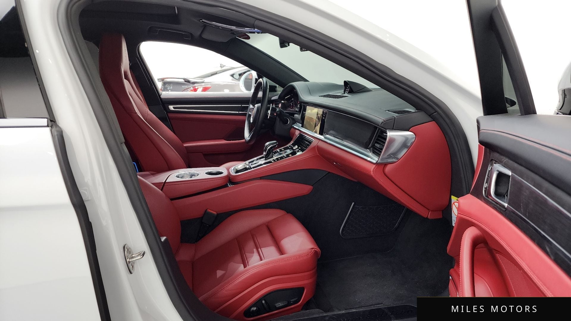 Porsche Panamera 2023 — миниатюра 11