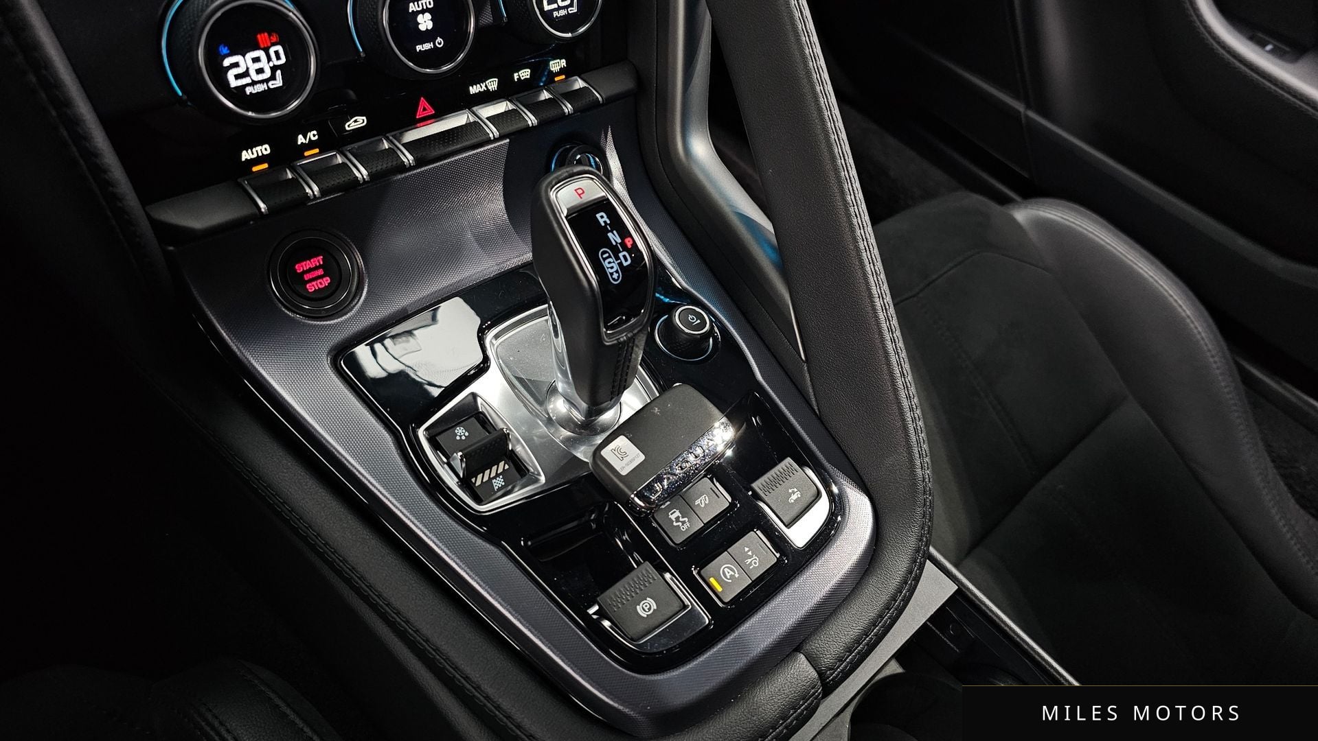 Jaguar F-TYPE 2020 — миниатюра 9