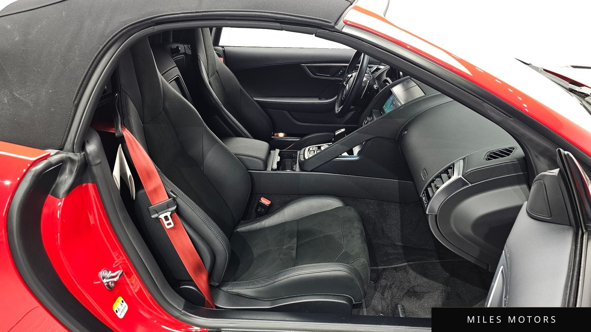 Jaguar F-TYPE 2020 — миниатюра 11
