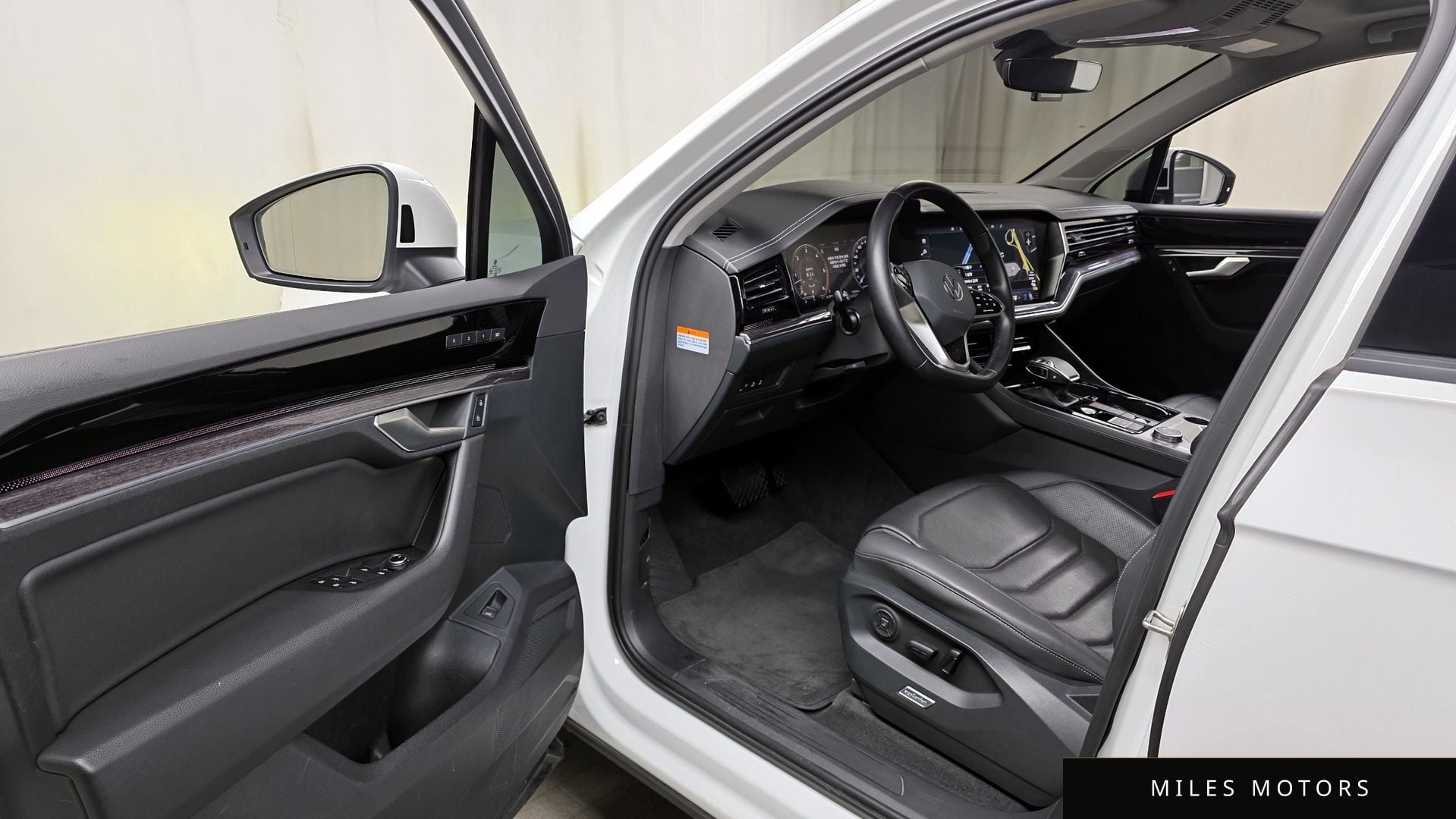 Volkswagen Touareg 2022 — миниатюра 11