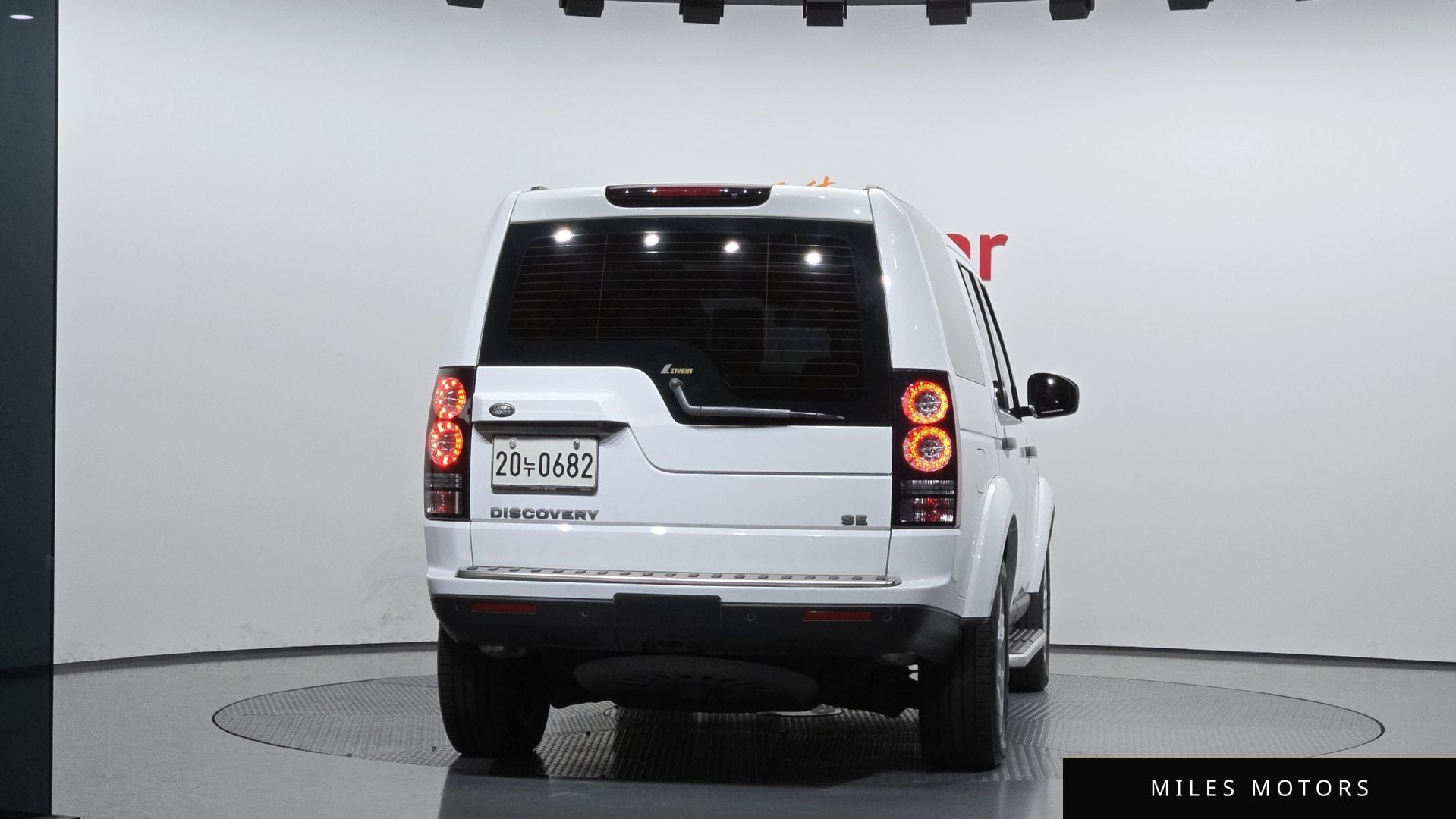 Land Rover Discovery 2016 — миниатюра 4
