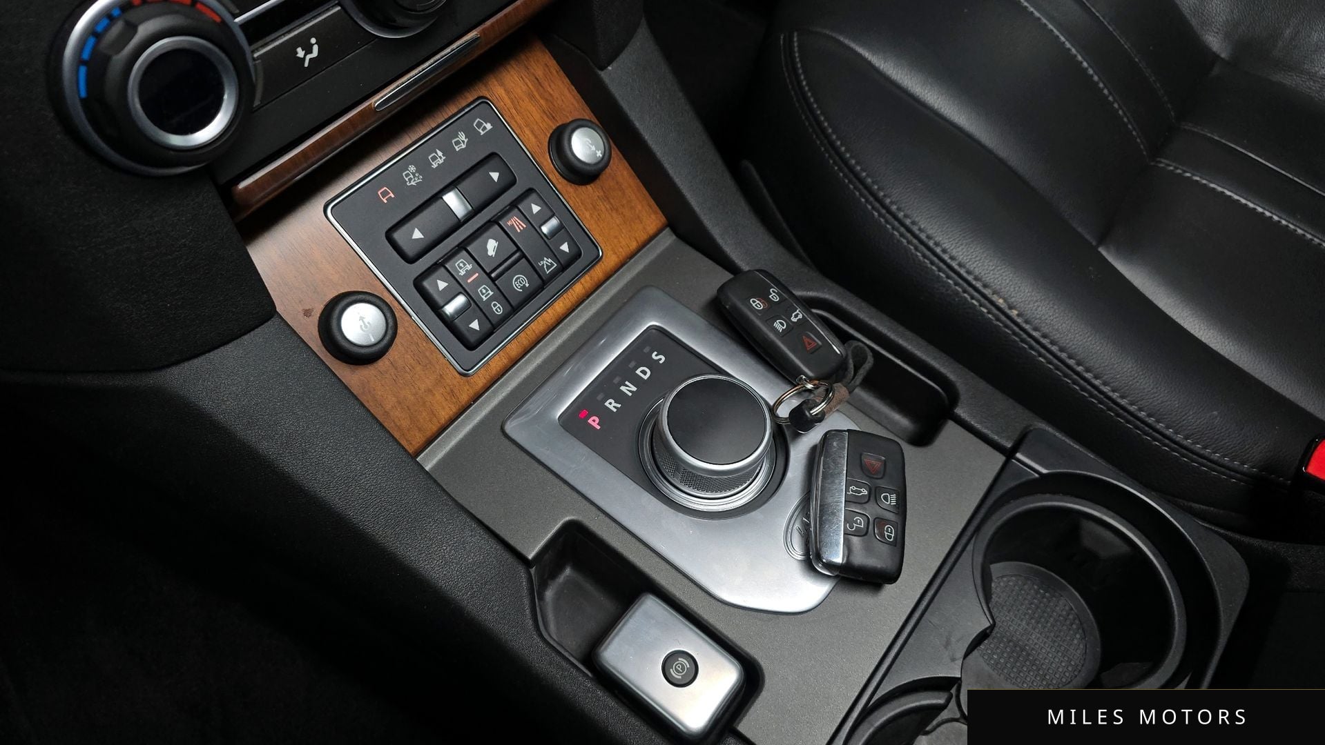 Land Rover Discovery 2016 — миниатюра 9