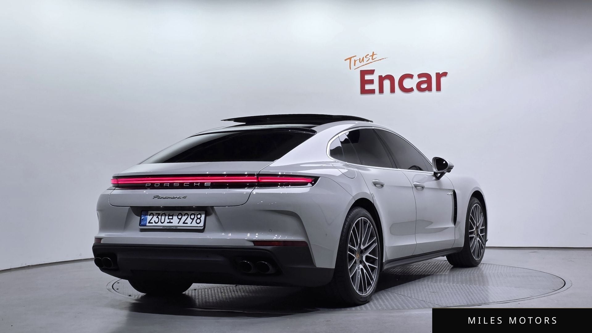 Porsche Panamera 2025 — миниатюра 2