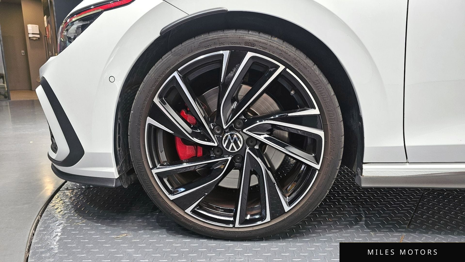 Volkswagen 골프 2024 — миниатюра 5
