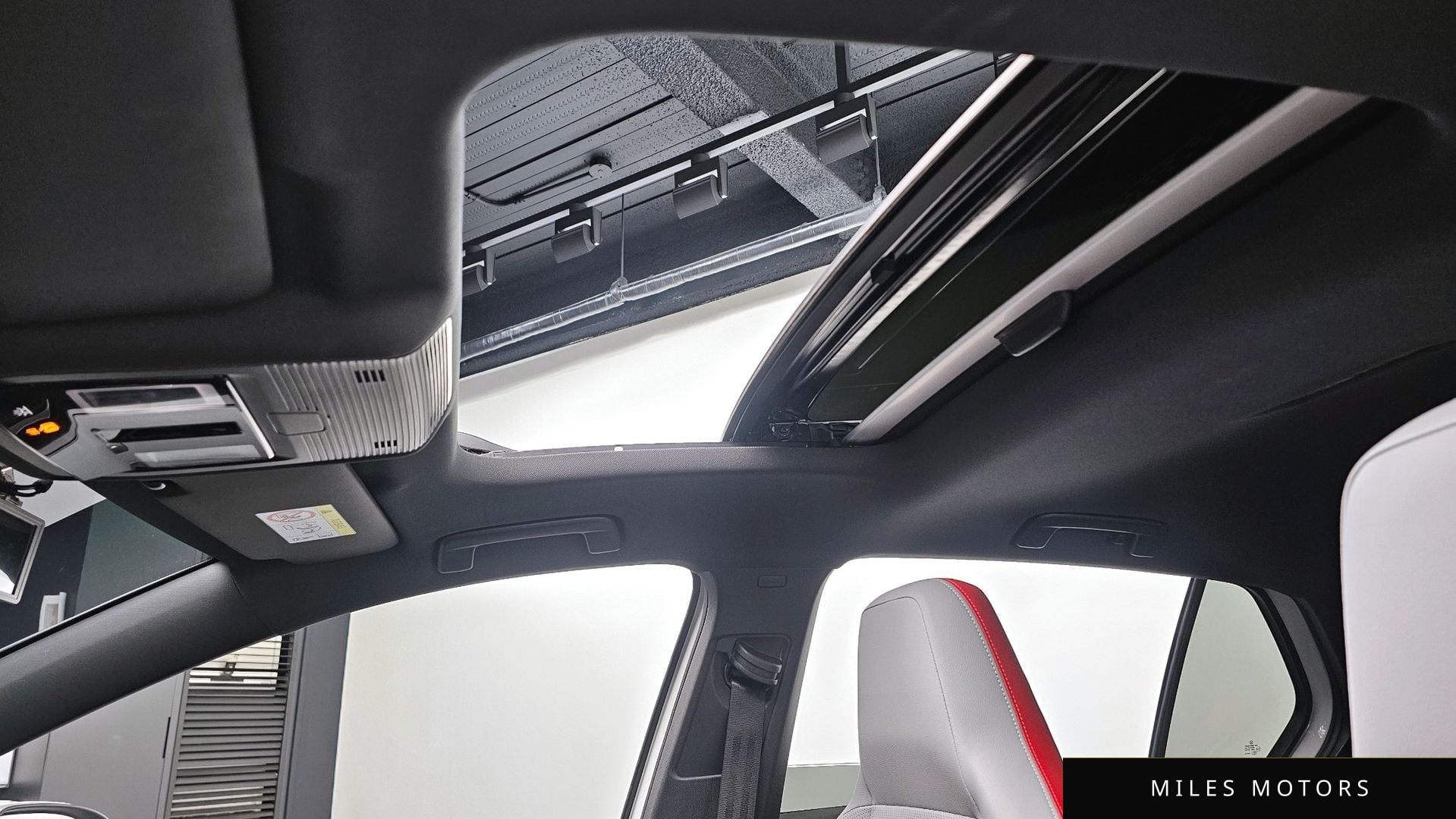 Volkswagen 골프 2024 — миниатюра 19