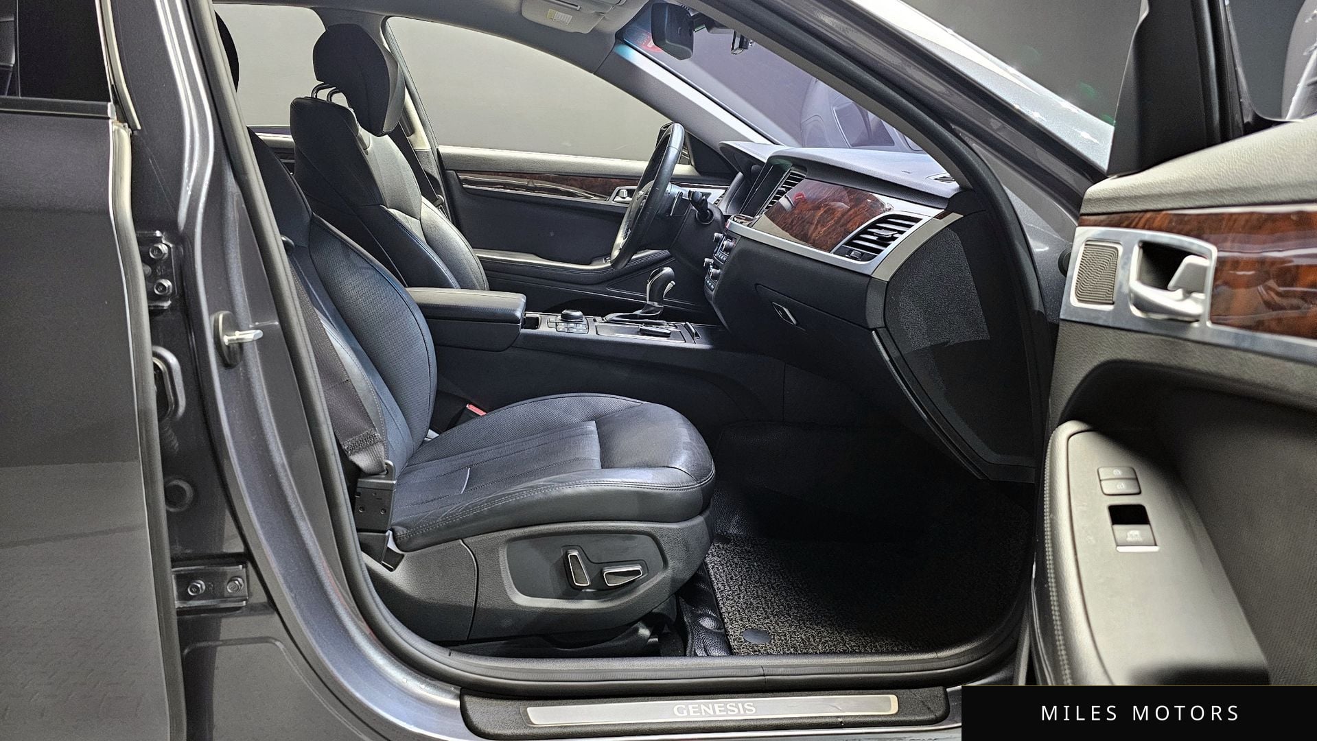 Hyundai Genesis 2016 — миниатюра 10