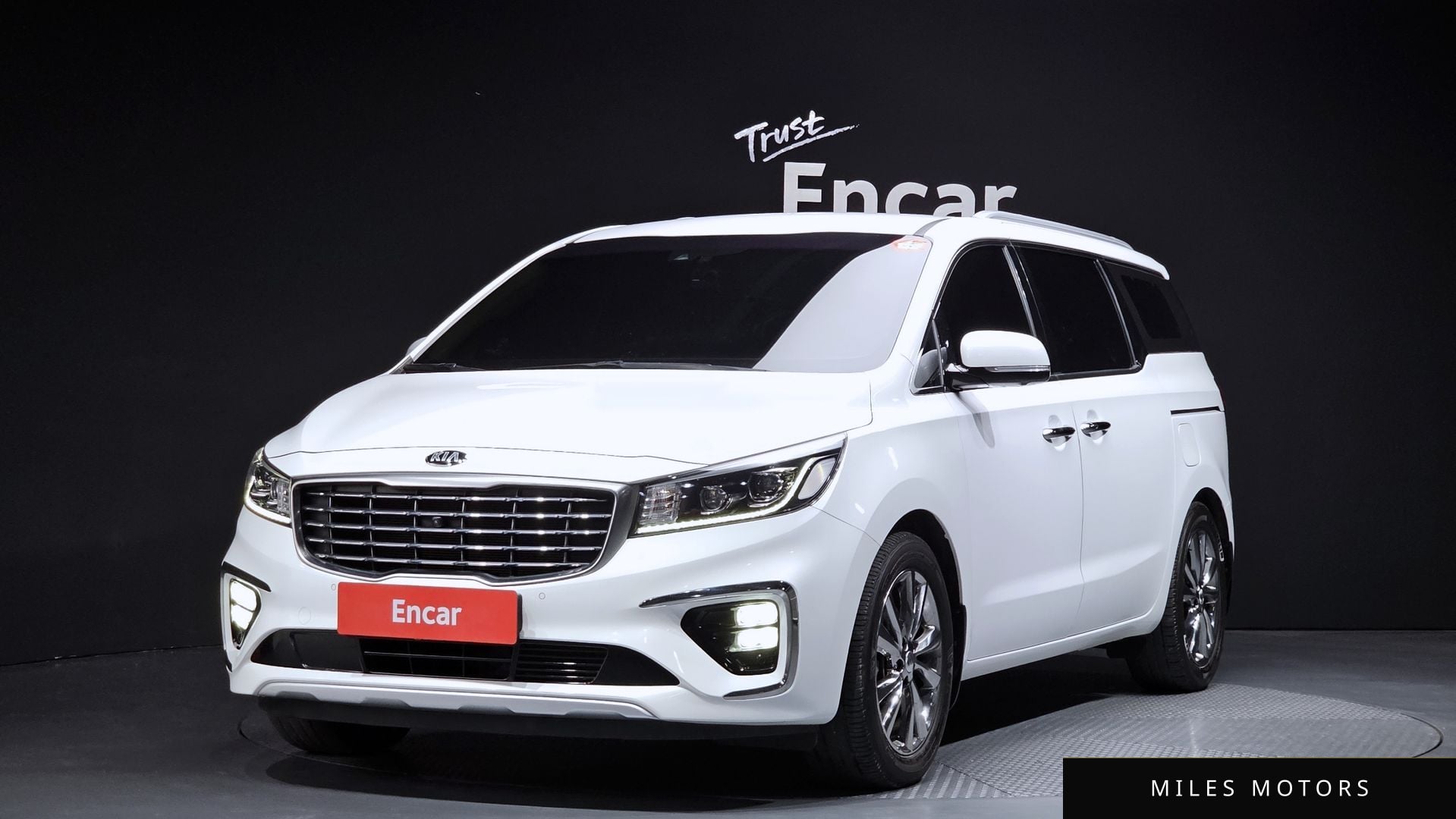 Kia Canival 2019 — фото 1 из 12