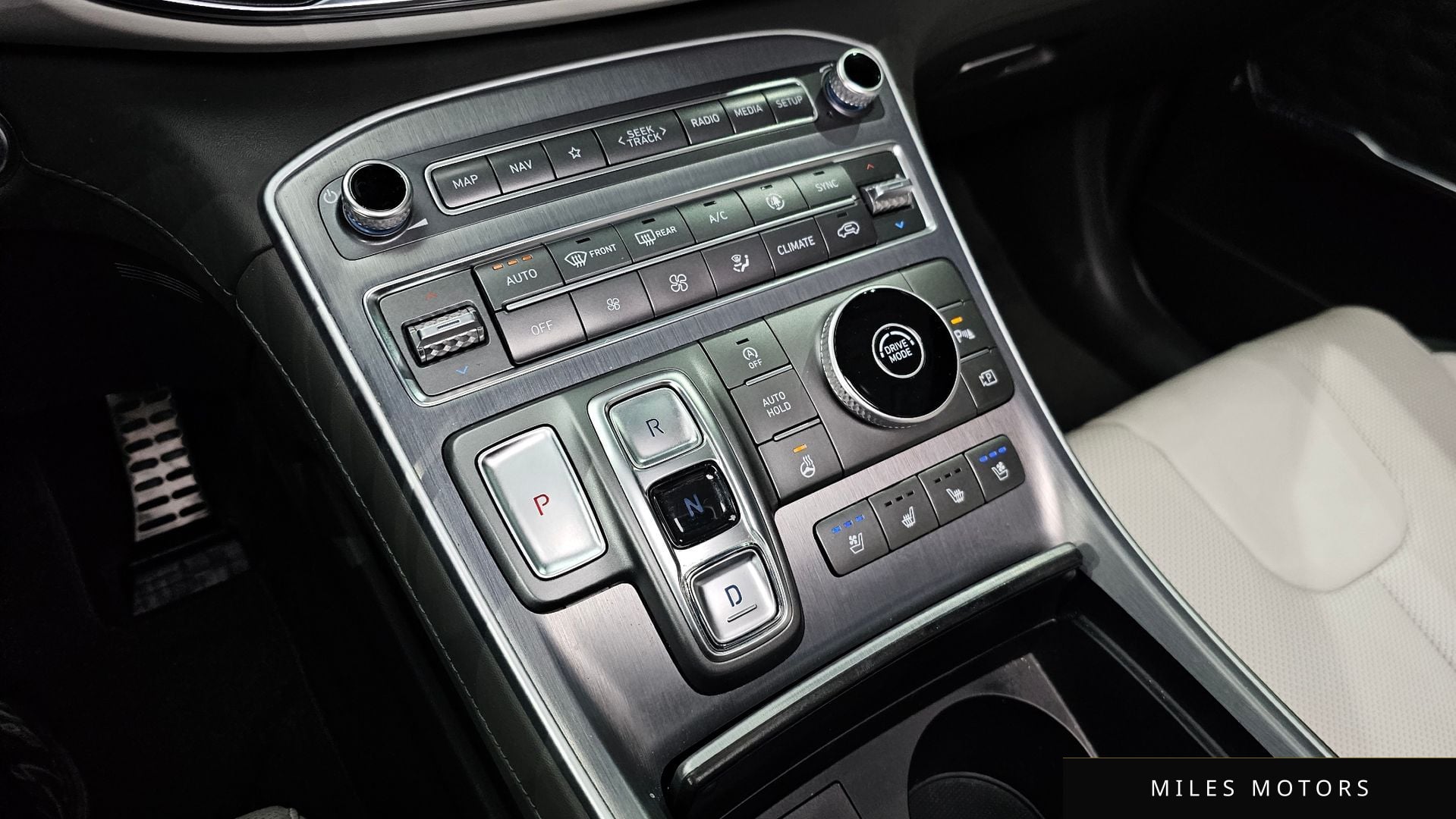 Hyundai Santafe 2021 — миниатюра 9