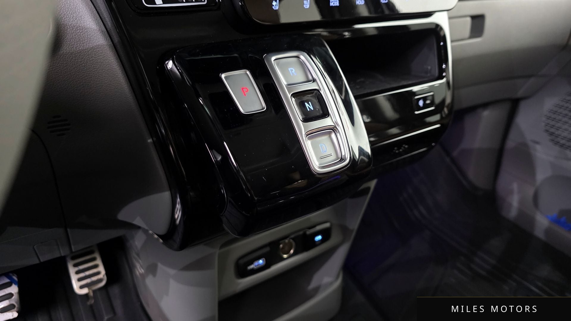 Hyundai Staria 2025 — миниатюра 9