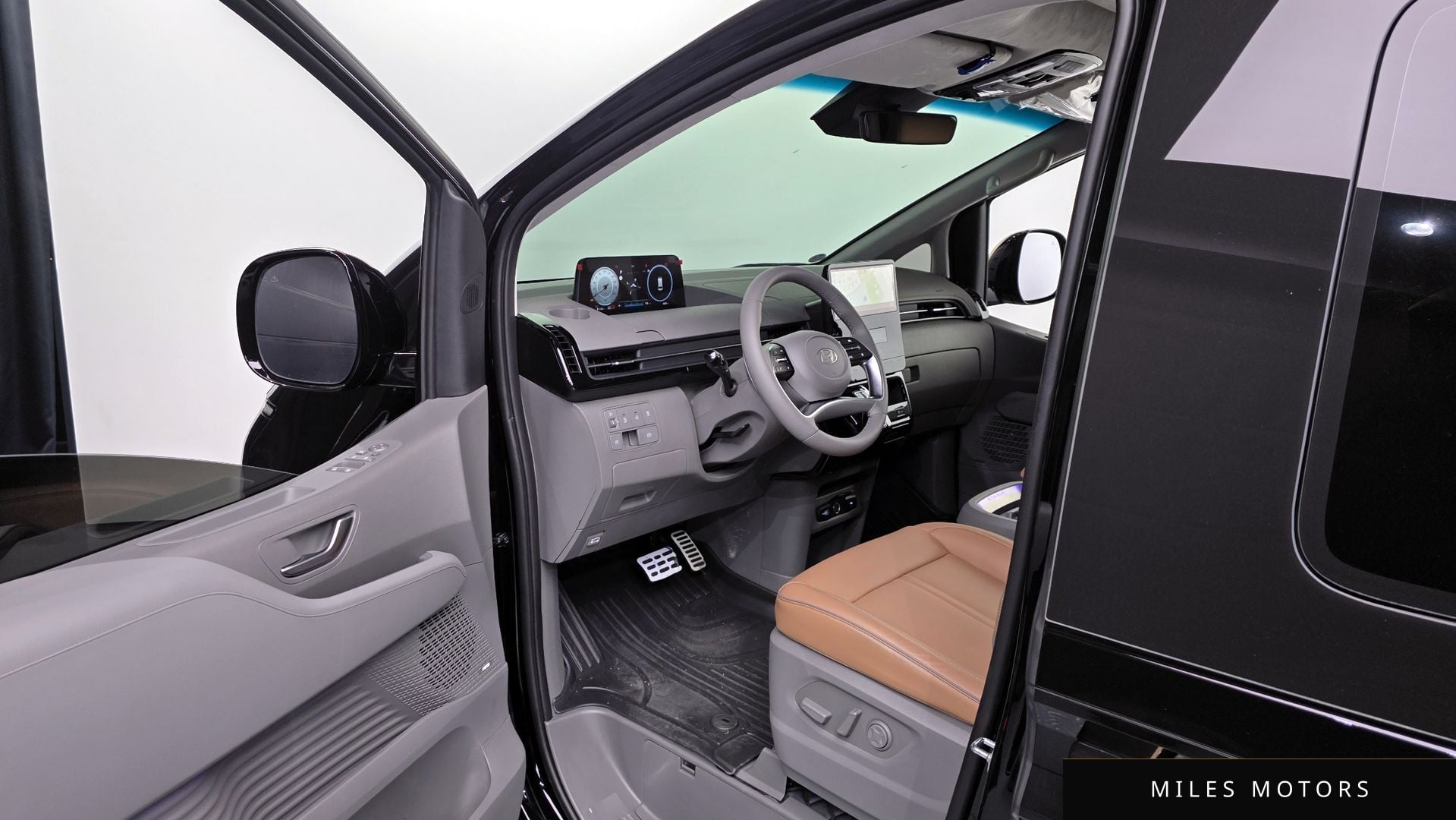 Hyundai Staria 2025 — миниатюра 10